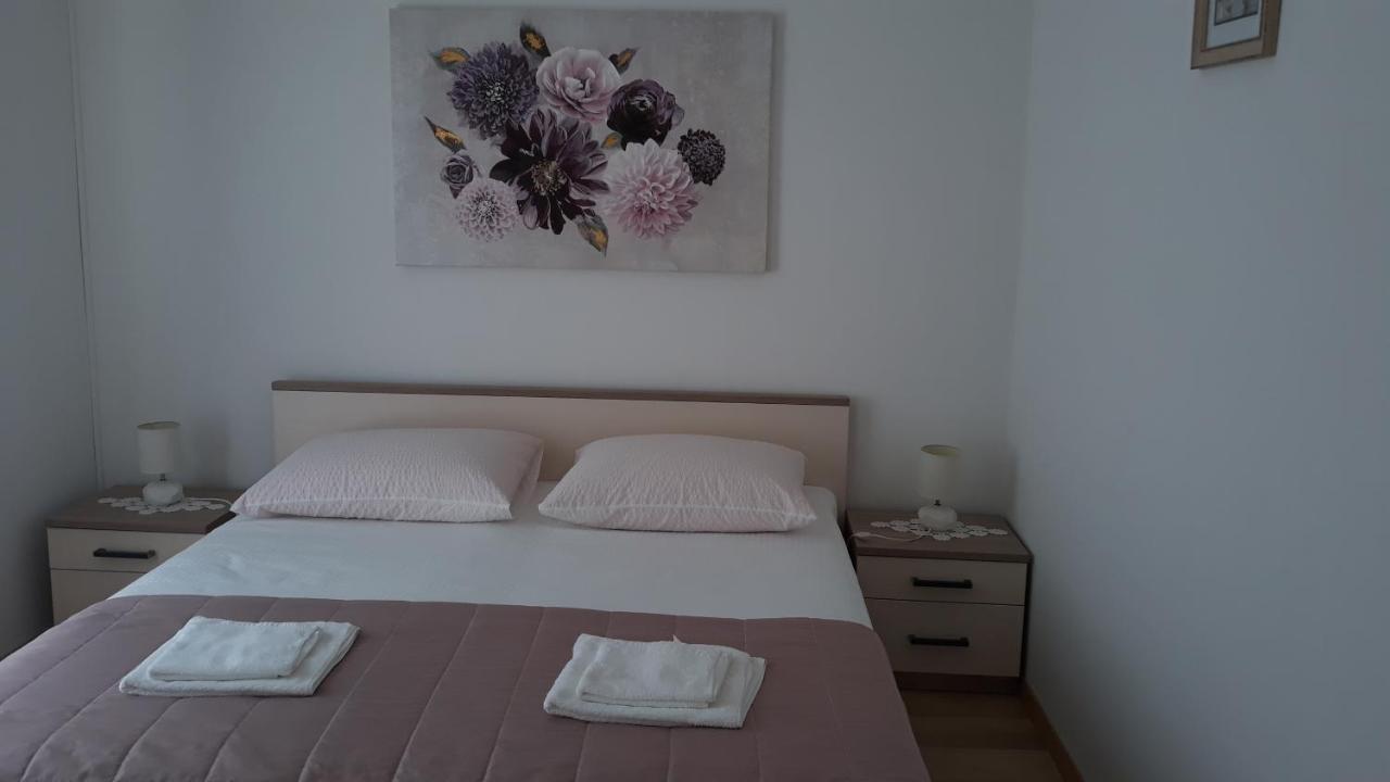 Mini Apartment Petra - Rooms Purple & Green With Kitchen And Garden Ragusa Esterno foto