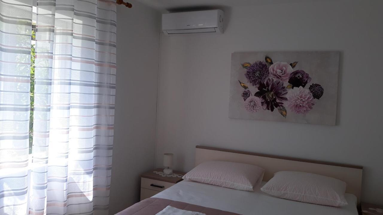 Mini Apartment Petra - Rooms Purple & Green With Kitchen And Garden Ragusa Esterno foto