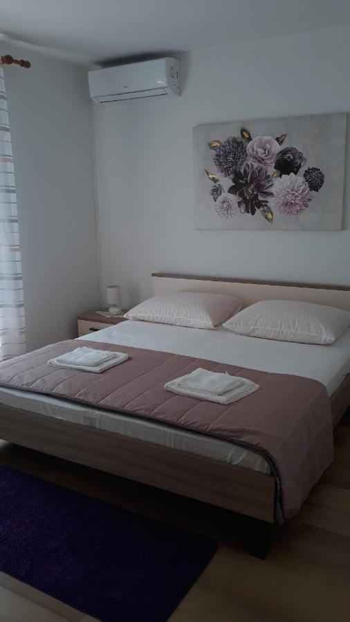 Mini Apartment Petra - Rooms Purple & Green With Kitchen And Garden Ragusa Esterno foto