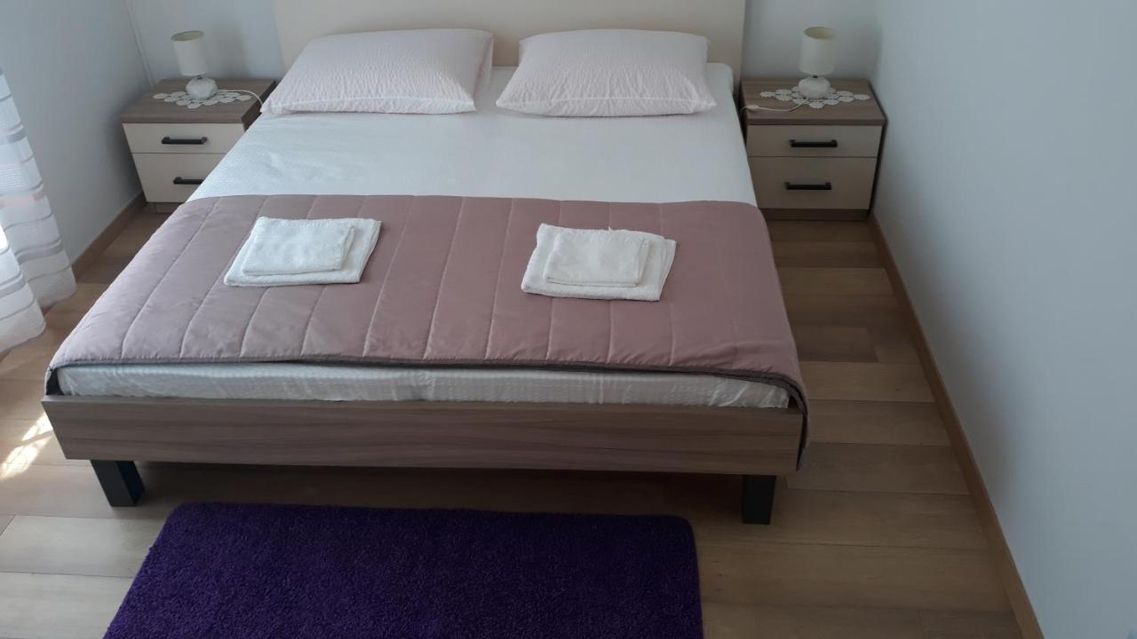 Mini Apartment Petra - Rooms Purple & Green With Kitchen And Garden Ragusa Esterno foto