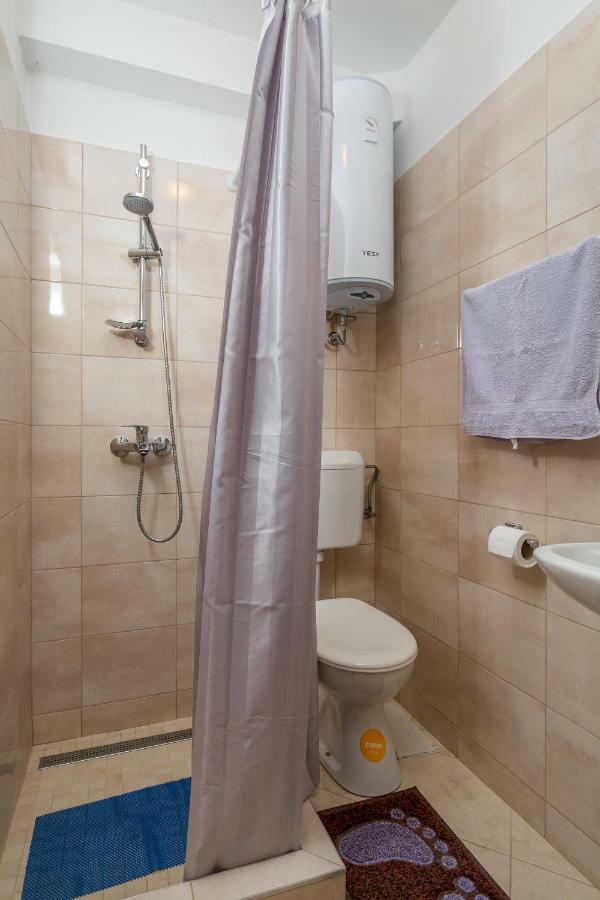 Mini Apartment Petra - Rooms Purple & Green With Kitchen And Garden Ragusa Esterno foto